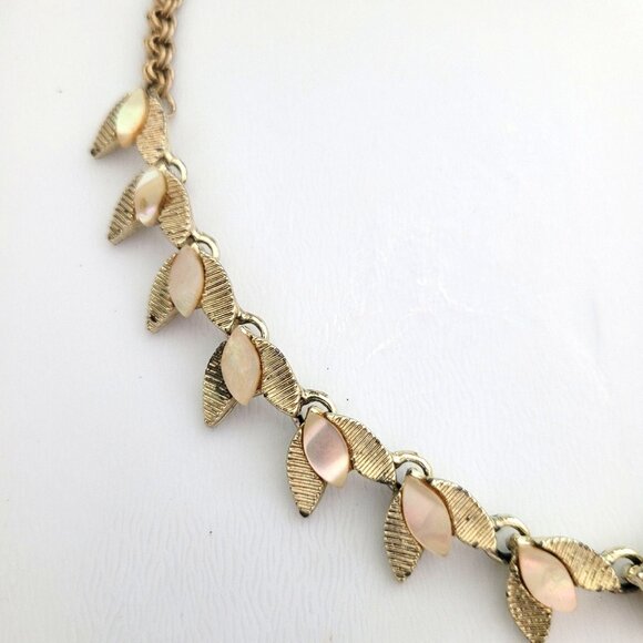 Vintage Gold-Tone Leaf Chain Necklace With Mother-Of-Pearl Accents - Picture 4 of 4